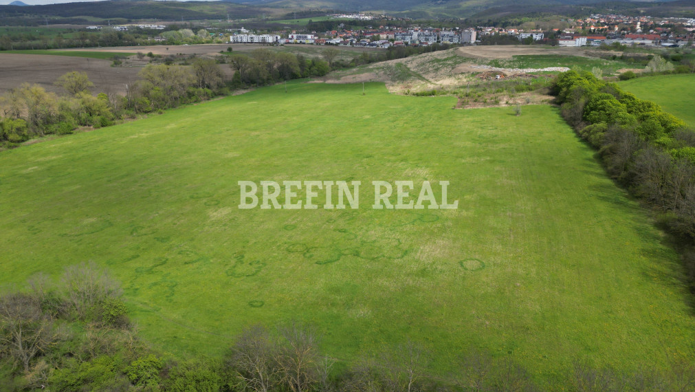 ZNÍŽENÁ CENA-investičný POZEMOK v Stupave 568 m2-DOHODA MOŽNÁ