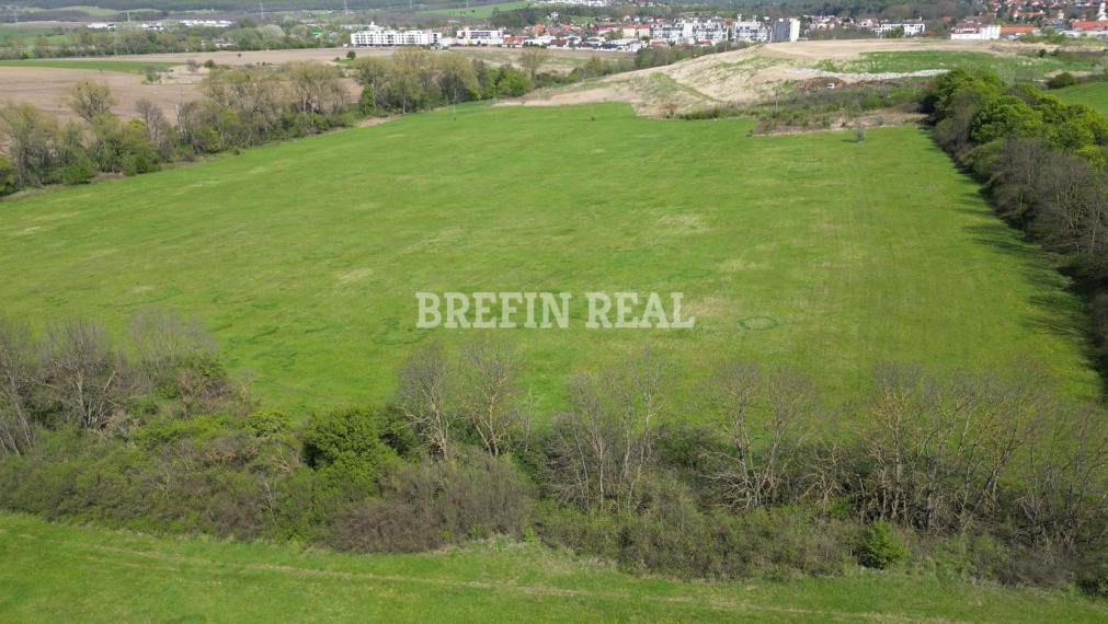 ZNÍŽENÁ CENA-investičný POZEMOK v Stupave 568 m2-DOHODA MOŽNÁ