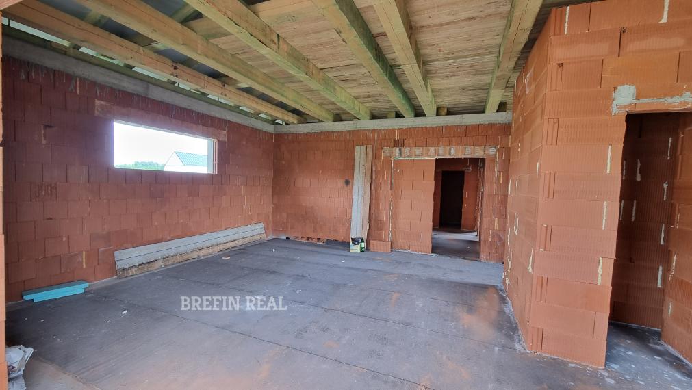 4.izb. BUNGALOV 140 m2, POZEMOK 584 m2