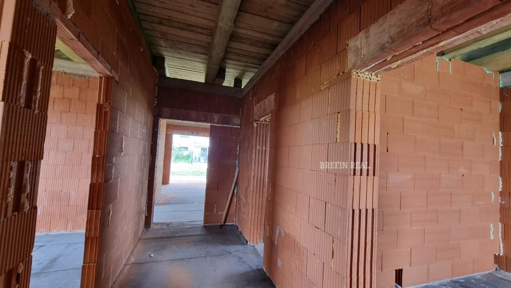 4.izb. BUNGALOV 140 m2, POZEMOK 584 m2