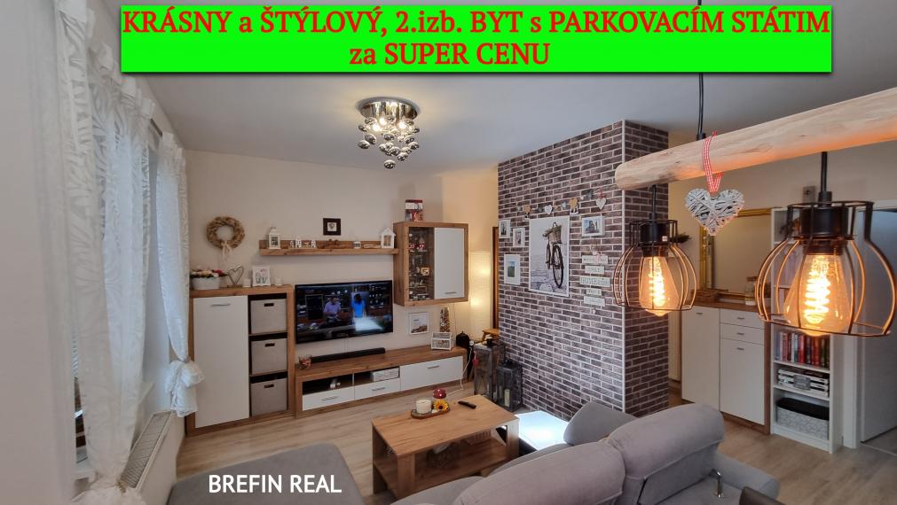 REZERVOVANÉ - ÚTULNÝ a komplet ZARIADENÝ 2. izb. BYT s parkovacím STÁTÍM a veľkou TERASOU (loggiou)