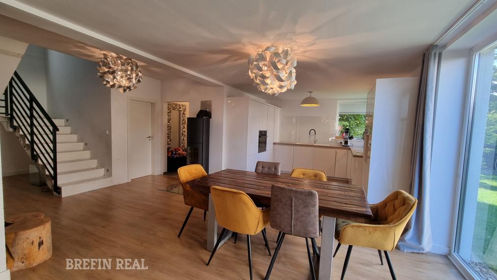 ZNÍŽENÁ CENA za SUPER 6 izb. RD 202 m2, pozemok 700 m2, bazén-tepelné čerpadlo, ohrev na 31 st., protiprúd, slaná voda