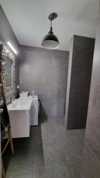 ZNÍŽENÁ CENA za SUPER 6 izb. RD 202 m2, pozemok 700 m2, bazén-tepelné čerpadlo, ohrev na 31 st., protiprúd, slaná voda