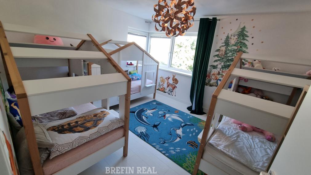 ZNÍŽENÁ CENA za SUPER 6 izb. RD 202 m2, pozemok 700 m2, bazén-tepelné čerpadlo, ohrev na 31 st., protiprúd, slaná voda