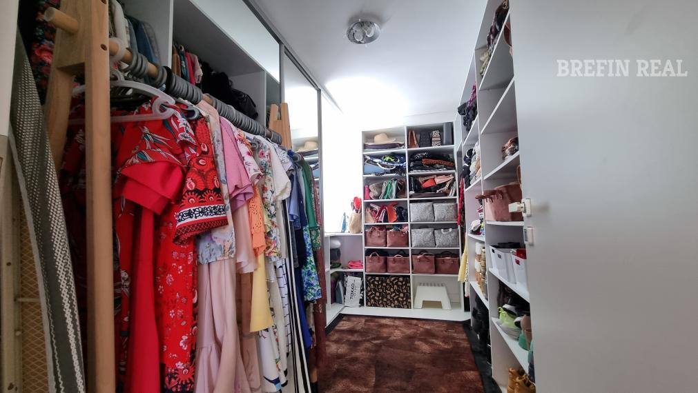 ZNÍŽENÁ CENA za SUPER 6 izb. RD 202 m2, pozemok 700 m2, bazén-tepelné čerpadlo, ohrev na 31 st., protiprúd, slaná voda