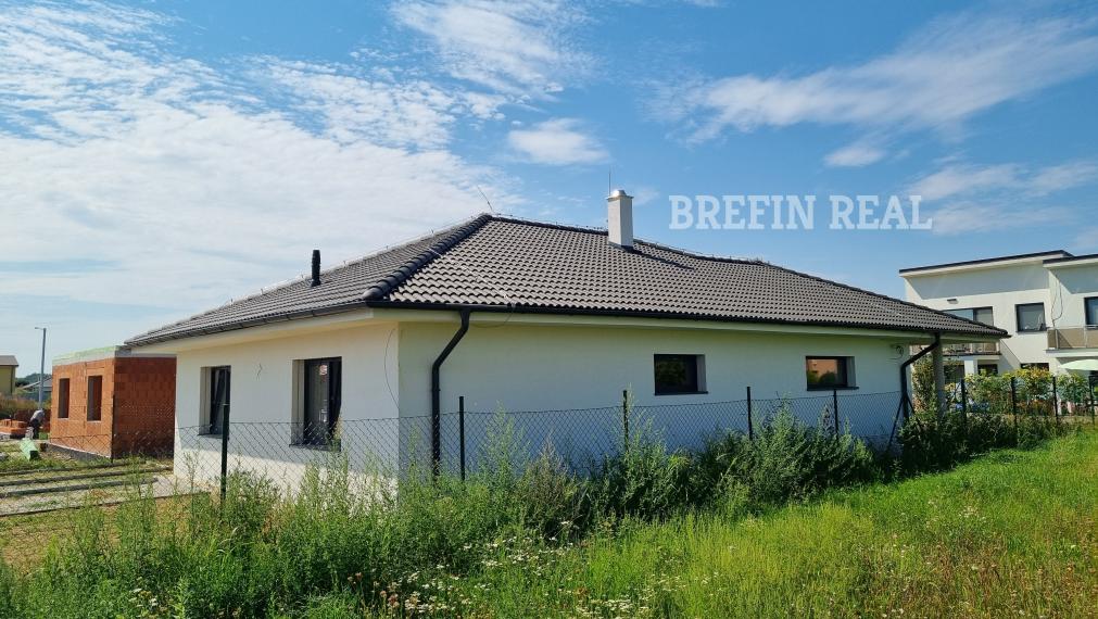 4.izb. BUNGALOV 140 m2, POZEMOK 584 m2