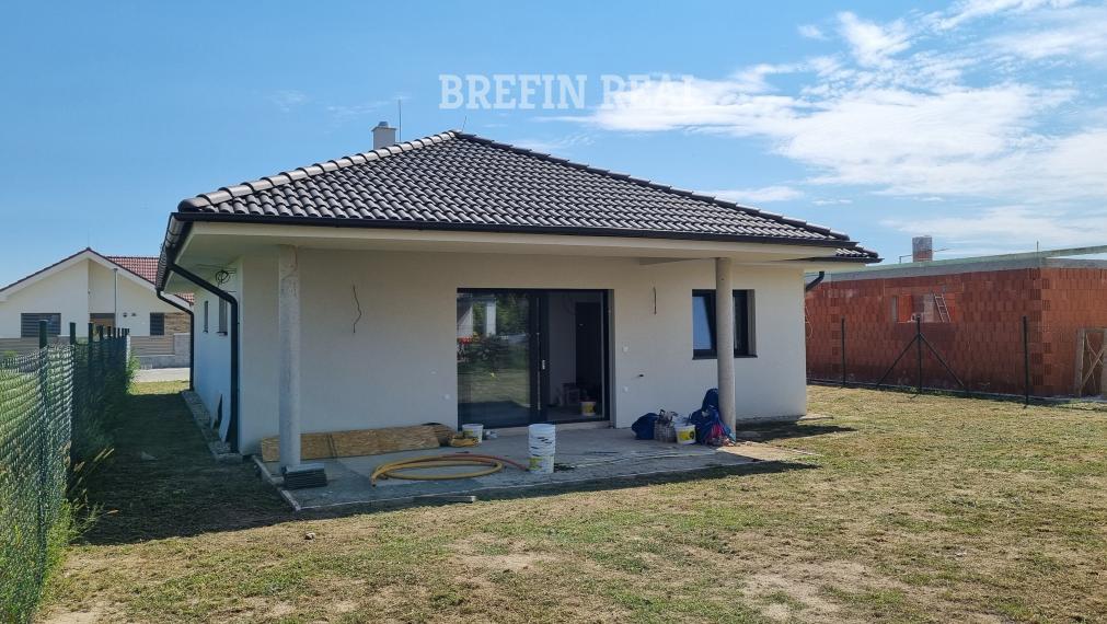 4.izb. BUNGALOV 140 m2, POZEMOK 584 m2