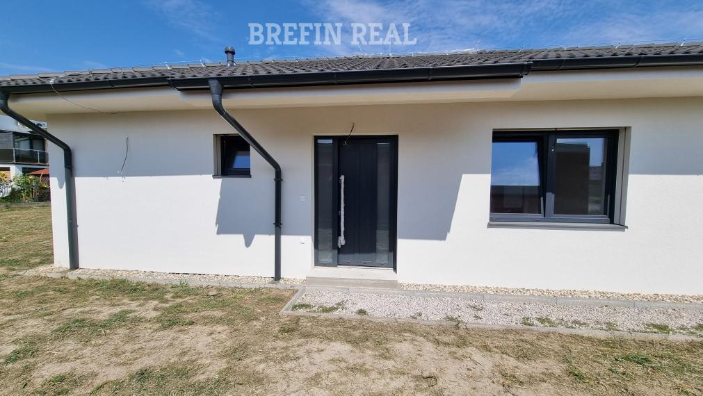 4.izb. BUNGALOV 140 m2, POZEMOK 584 m2