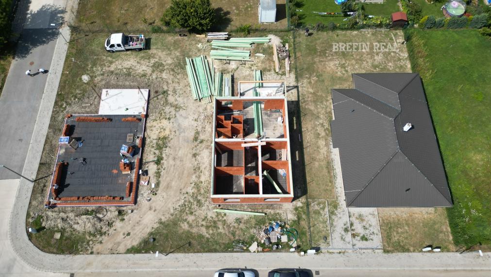 4.izb. BUNGALOV 140 m2, POZEMOK 584 m2