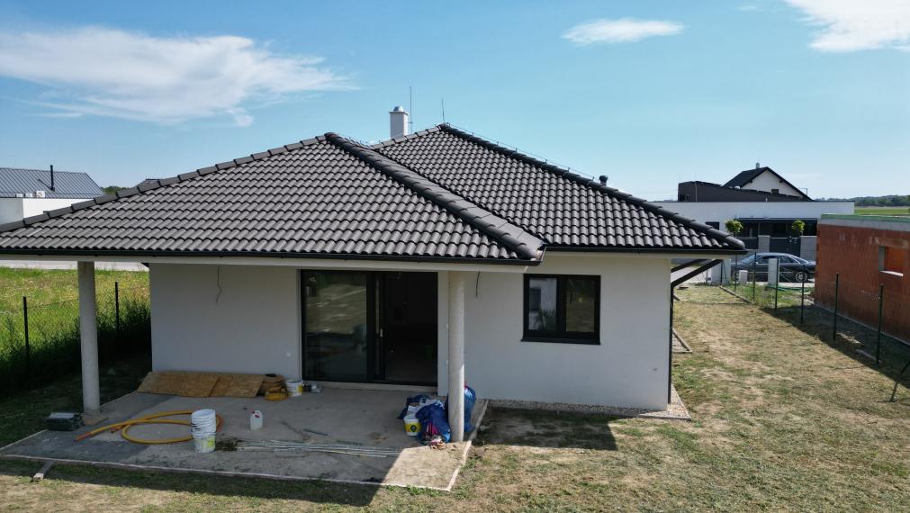 4.izb. BUNGALOV 140 m2, POZEMOK 584 m2