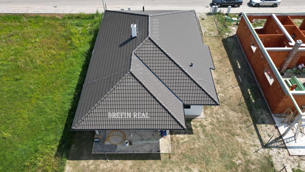 4.izb. BUNGALOV 140 m2, POZEMOK 584 m2