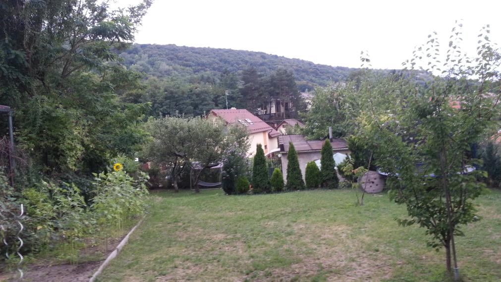 Na predaj: pozemok 461 m² s rekreačnou chatou, Bratislava – Devínska Nová Ves