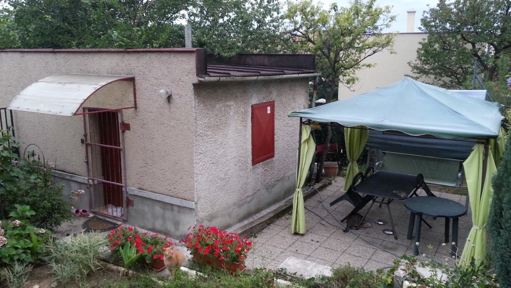 Na predaj: pozemok 461 m² s rekreačnou chatou, Bratislava – Devínska Nová Ves