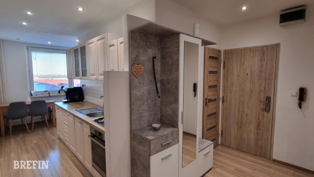 VEĽKÝ 2-izb. byt 65,69 m2-CENTRUM-Záhorácka ulica