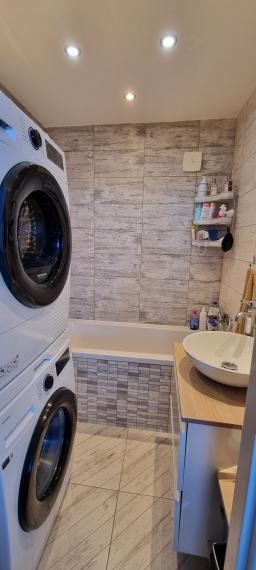 VEĽKÝ 2-izb. byt 65,69 m2-CENTRUM-Záhorácka ulica