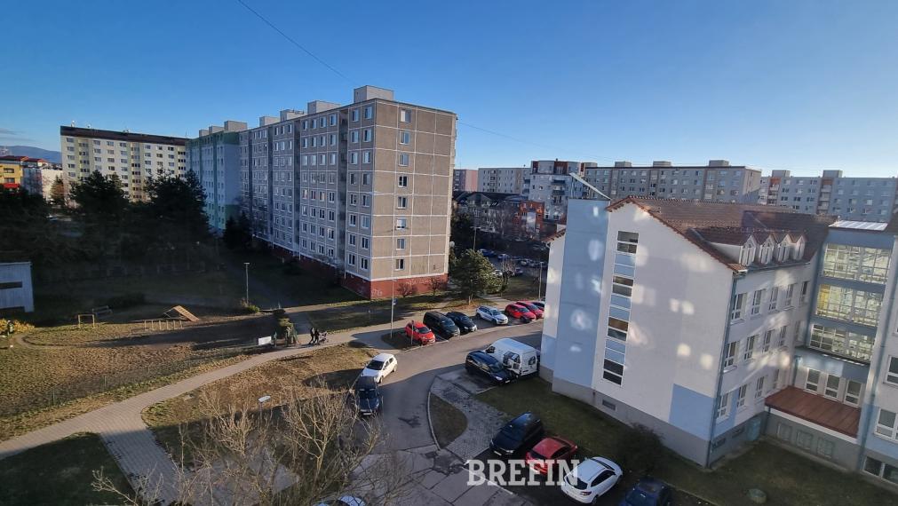 VEĽKÝ 2-izb. byt 65,69 m2-CENTRUM-Záhorácka ulica