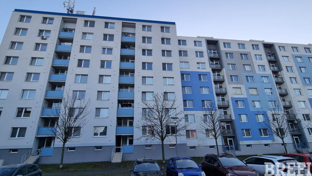 VEĽKÝ 2-izb. byt 65,69 m2-CENTRUM-Záhorácka ulica