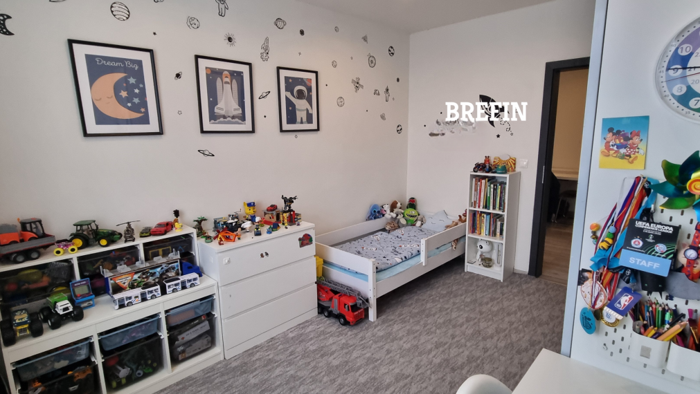 Moderný 3-izbový byt s klimatizáciou a zasklenou loggiou, 13/13 – Smolenická, Petržalka