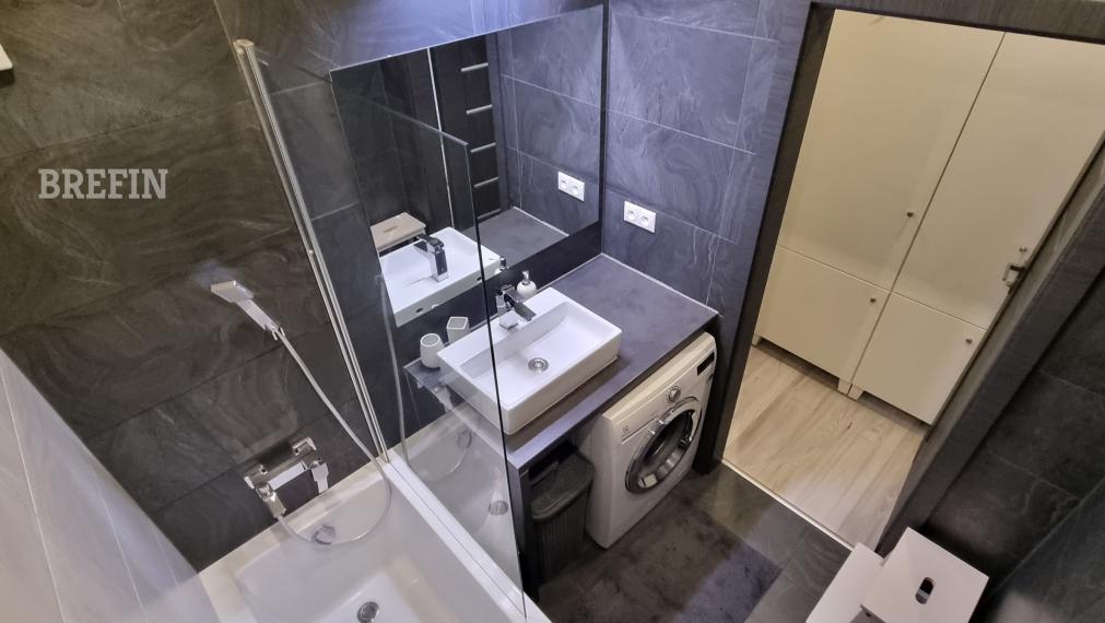 Moderný 3-izbový byt s klimatizáciou a zasklenou loggiou, 13/13 – Smolenická, Petržalka