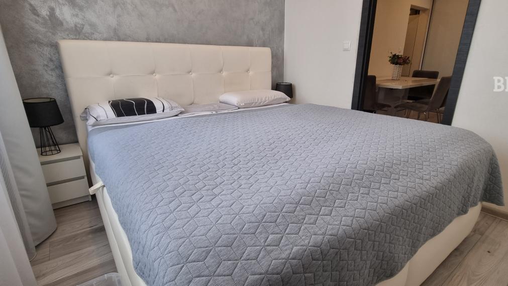 Moderný 3-izbový byt s klimatizáciou a zasklenou loggiou, 13/13 – Smolenická, Petržalka