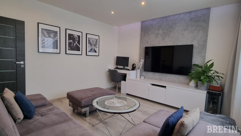 Moderný 3-izbový byt s klimatizáciou a zasklenou loggiou, 13/13 – Smolenická, Petržalka