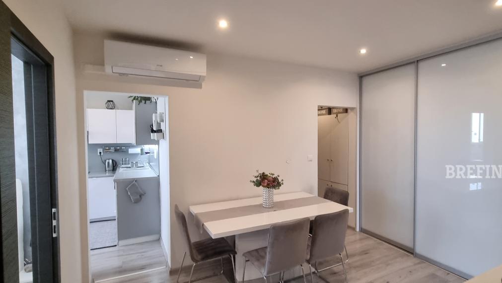 Moderný 3-izbový byt s klimatizáciou a zasklenou loggiou, 13/13 – Smolenická, Petržalka