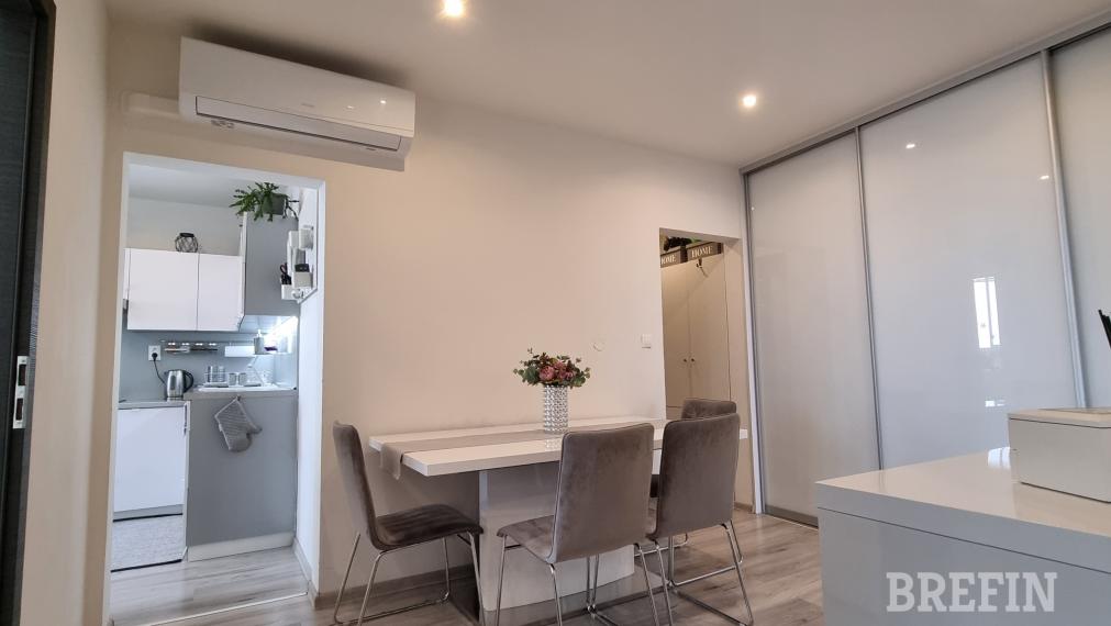 Moderný 3-izbový byt s klimatizáciou a zasklenou loggiou, 13/13 – Smolenická, Petržalka