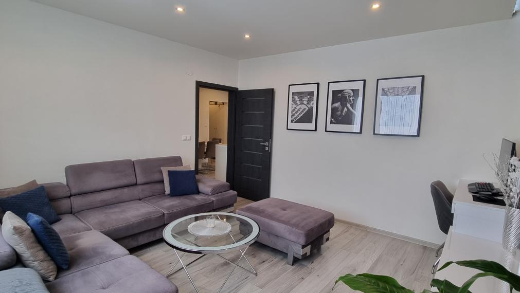 Moderný 3-izbový byt s klimatizáciou a zasklenou loggiou, 13/13 – Smolenická, Petržalka