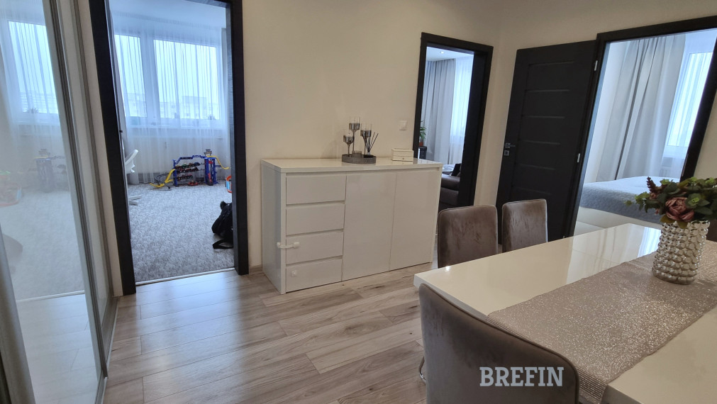 Moderný, zariadený 3.izb. byt, klimatizácia, zasklená loggia – Smolenická, Petržalka