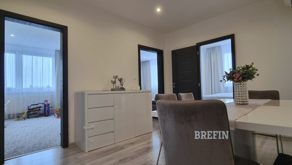 Moderný, zariadený 3.izb. byt, klimatizácia, zasklená loggia – Smolenická, Petržalka