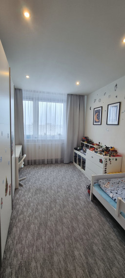 Moderný, zariadený 3.izb. byt, klimatizácia, zasklená loggia – Smolenická, Petržalka