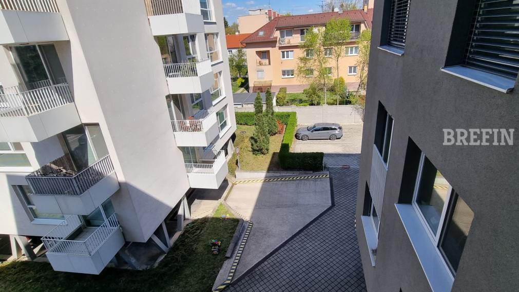 VEĽKÝ, MODERNÝ 3.izb. BYT Bezručová ul.