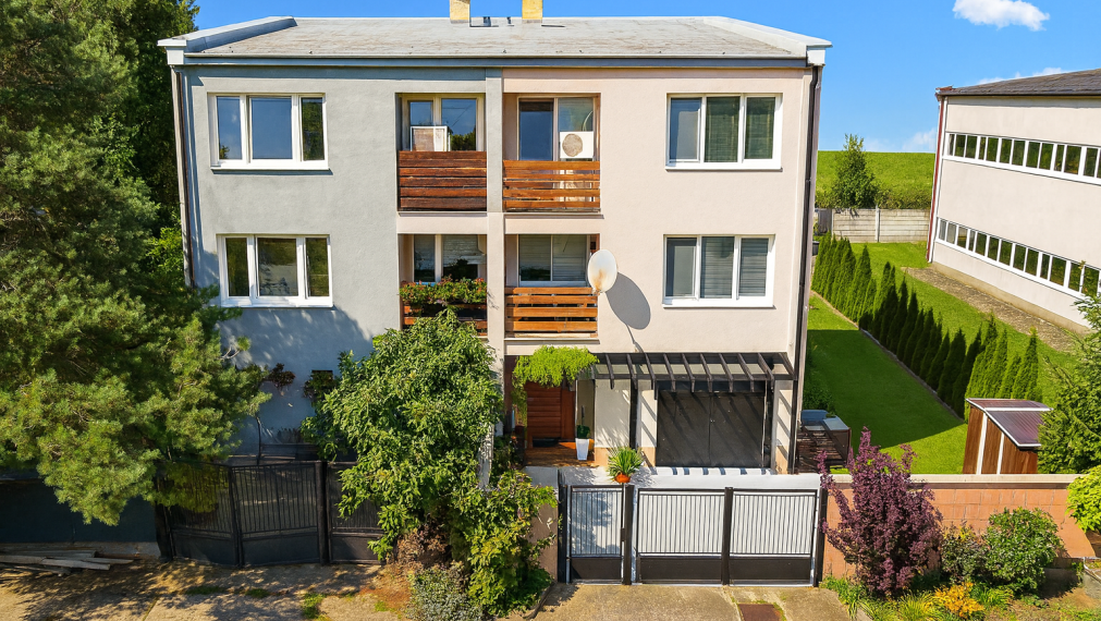 Ideálne spojenie PRIESTOR, KOMFORT, SÚKROMIE - 6-izb. RD vo Vajnoroch | bazén | garáž | 232 m²