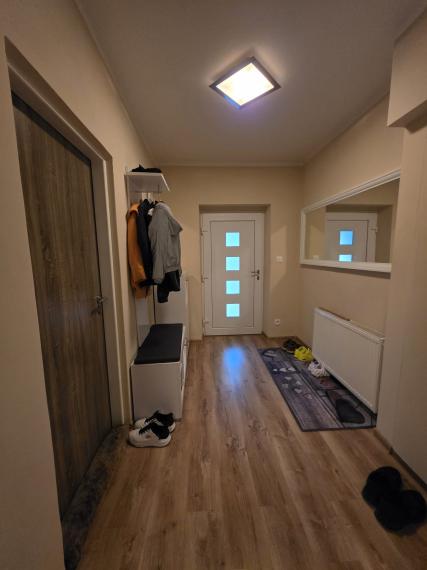 Ideálne spojenie PRIESTOR, KOMFORT, SÚKROMIE - 6-izb. RD vo Vajnoroch | bazén | garáž | 232 m²