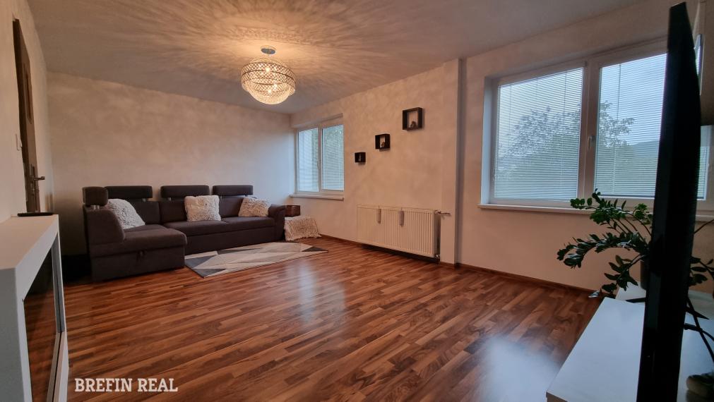Ideálne spojenie PRIESTOR, KOMFORT, SÚKROMIE - 6-izb. RD vo Vajnoroch | bazén | garáž | 232 m²