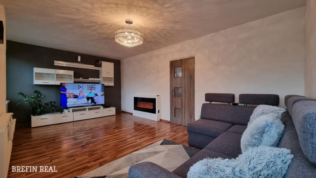 Ideálne spojenie PRIESTOR, KOMFORT, SÚKROMIE - 6-izb. RD vo Vajnoroch | bazén | garáž | 232 m²