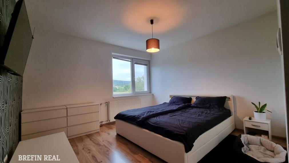 Ideálne spojenie PRIESTOR, KOMFORT, SÚKROMIE - 6-izb. RD vo Vajnoroch | bazén | garáž | 232 m²