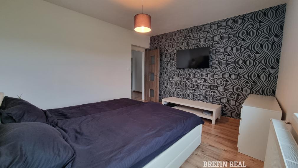 Ideálne spojenie PRIESTOR, KOMFORT, SÚKROMIE - 6-izb. RD vo Vajnoroch | bazén | garáž | 232 m²
