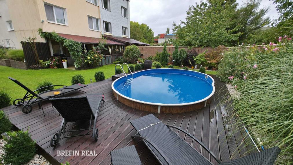 Ideálne spojenie PRIESTOR, KOMFORT, SÚKROMIE - 6-izb. RD vo Vajnoroch | bazén | garáž | 232 m²