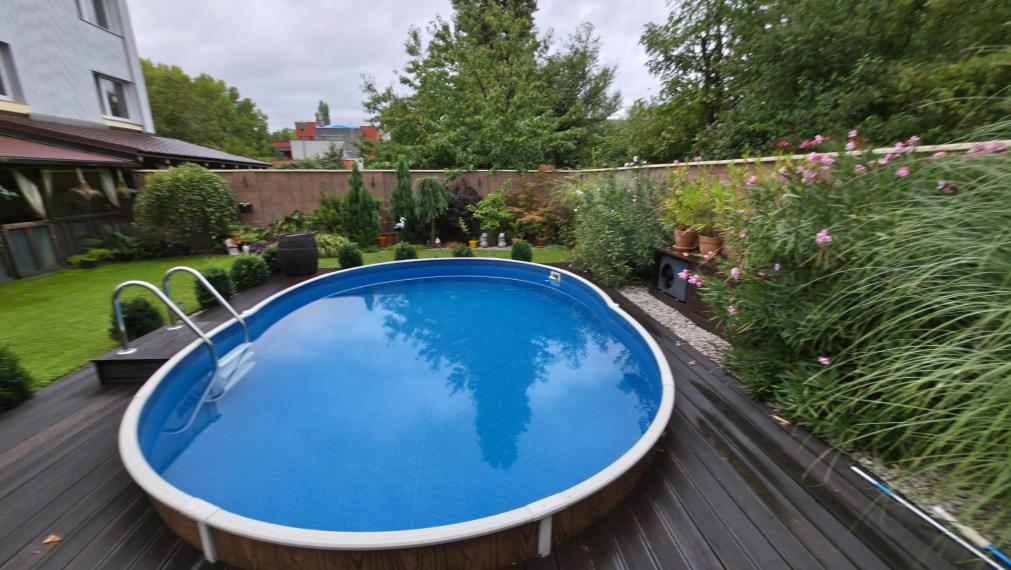 Ideálne spojenie PRIESTOR, KOMFORT, SÚKROMIE - 6-izb. RD vo Vajnoroch | bazén | garáž | 232 m²