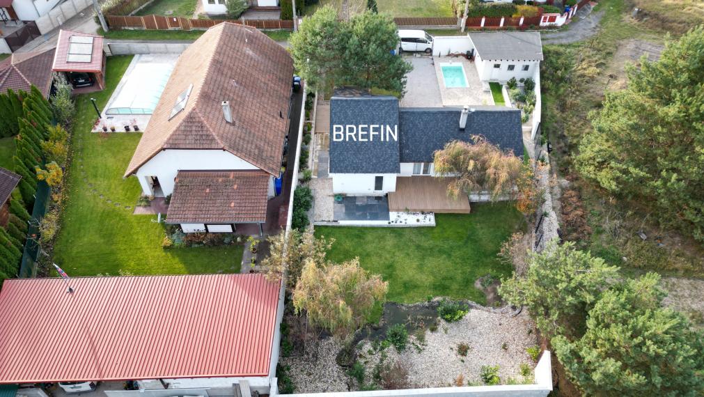 Štýlový 120 m2 ENERGETICKY úsporný DREVODOM s bazénom, POZEMOK 800 m2, pri lese