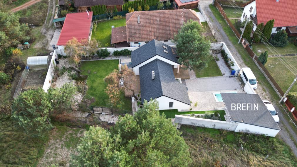 Štýlový 120 m2 ENERGETICKY úsporný DREVODOM s bazénom, POZEMOK 800 m2, pri lese