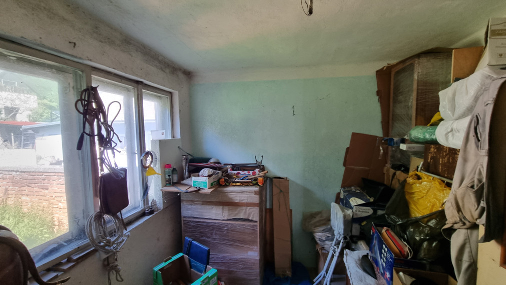 VEĽKÝ 1020 m² POZEMOK POD LESOM V BORINKE – POKOJ, PRÍRODA A POTENCIÁL