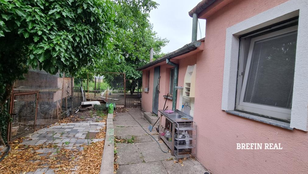 3-izbový rodinný dom s garážou a pozemkom 703 m² – Stupava