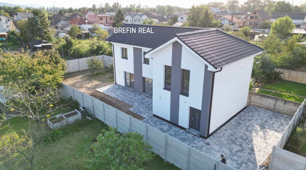 5i RD-170 m2- 2x kuchyňa- 2x kúpeľňa- 3x WC- 2x sklad- 3x parkovisko-483 m2 pozemok