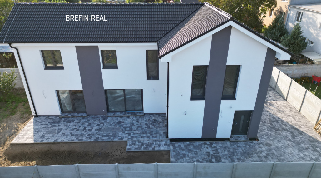 5i RD-170 m2,, 2 x kuchyňa, 2 x kúpeľňa, 3 x WC, 2 x sklad, 3 x parkovisko, pozemok 483 m2