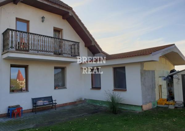DOHODA NA CENE MOŽNÁ - Predaj pekný 5.izbový RD v centre Plaveckého Štvrtku.
