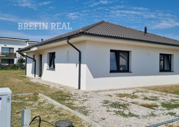 4.izb. BUNGALOV 140 m2, POZEMOK 584 m2