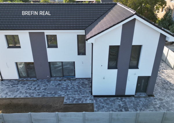 5i RD-170 m2,, 2 x kuchyňa, 2 x kúpeľňa, 3 x WC, 2 x sklad, 3 x parkovisko, pozemok 483 m2