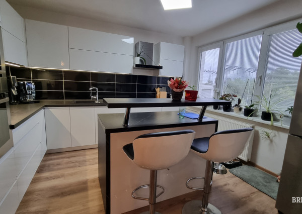 6. izbový, priestranný 232 m2 RD, s garážou a bazénom-komplet rekonštrukcia